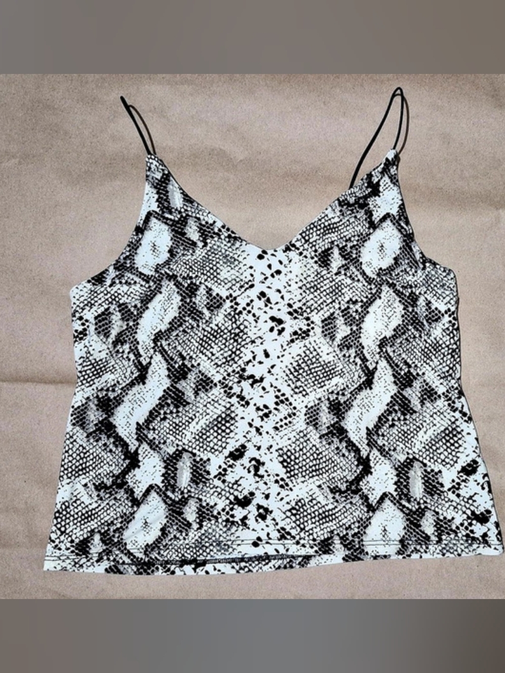 VIBE SPORTSWEAR Snake Print Crop Top
